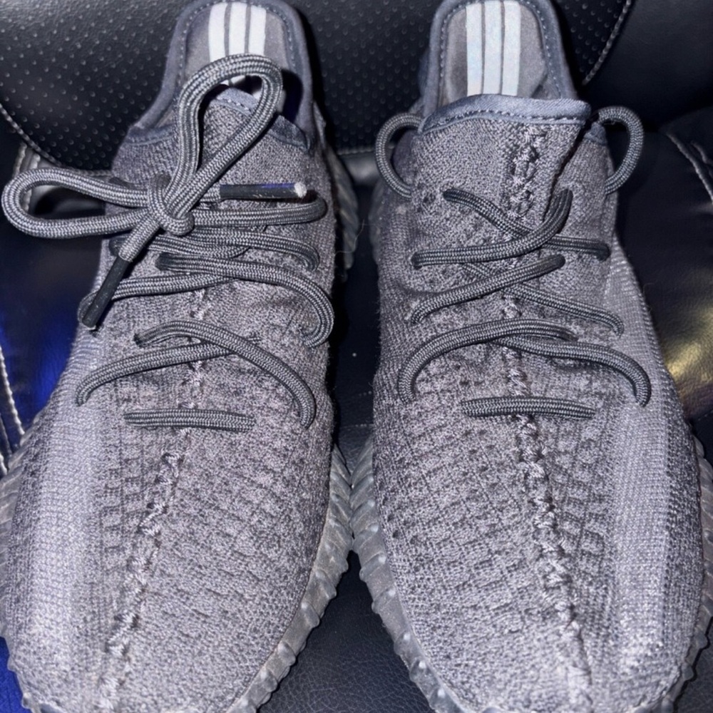 Yeezy boost Black Athletic Shoes